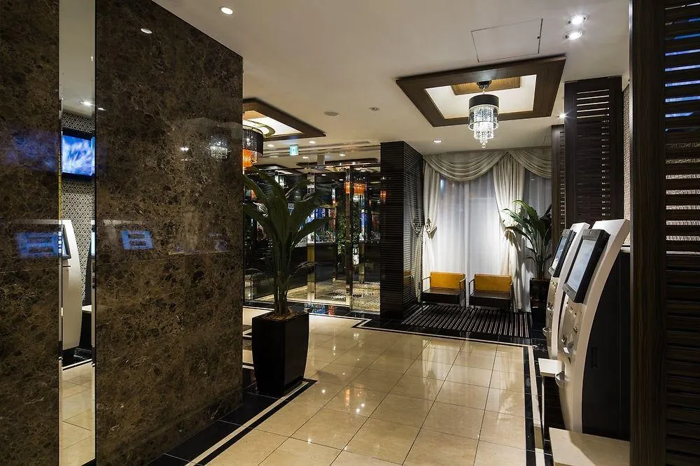 Apa Hotel Nagatacho Hanzomon Ekimae Токио 3*,